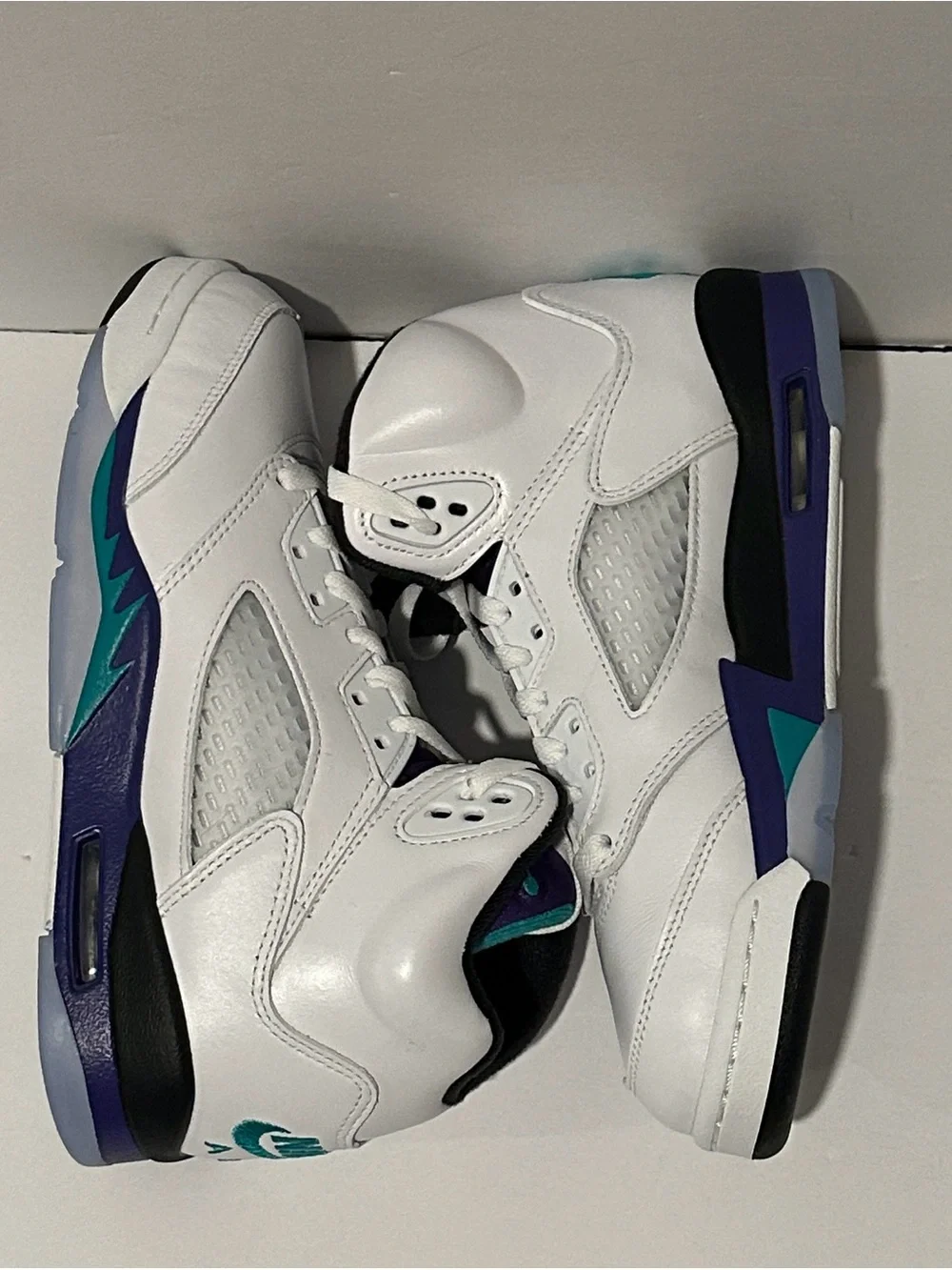 Air Jordan Retro 5 'Grape' (GS) Sz: 5.5 / 6.5 / 7 (HQ7980-100)